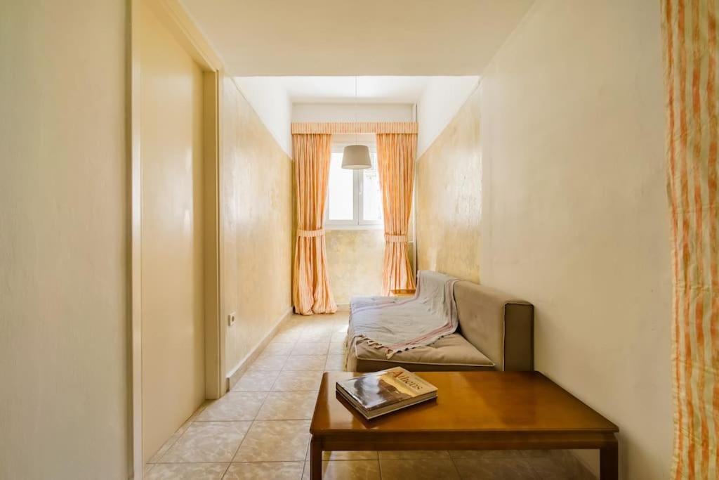 Emporikon Apartment Steps From Historic Center Athens Exterior photo